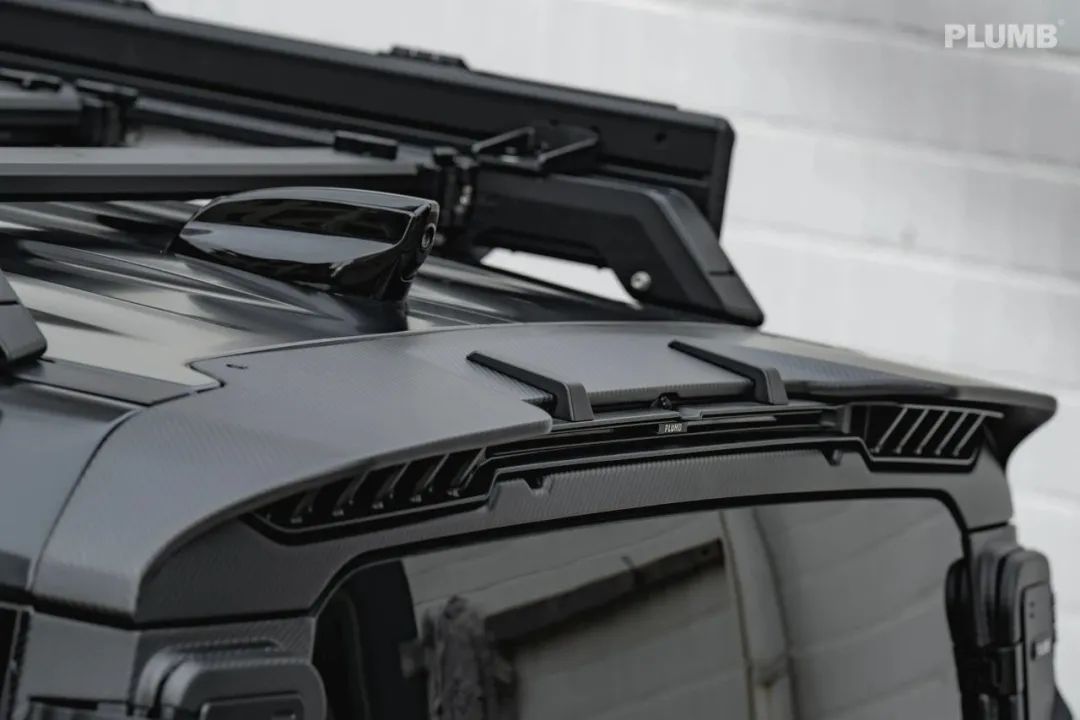 PLUMB "M-one" Series Rear spoiler For Land Rover Defender 90/110/130